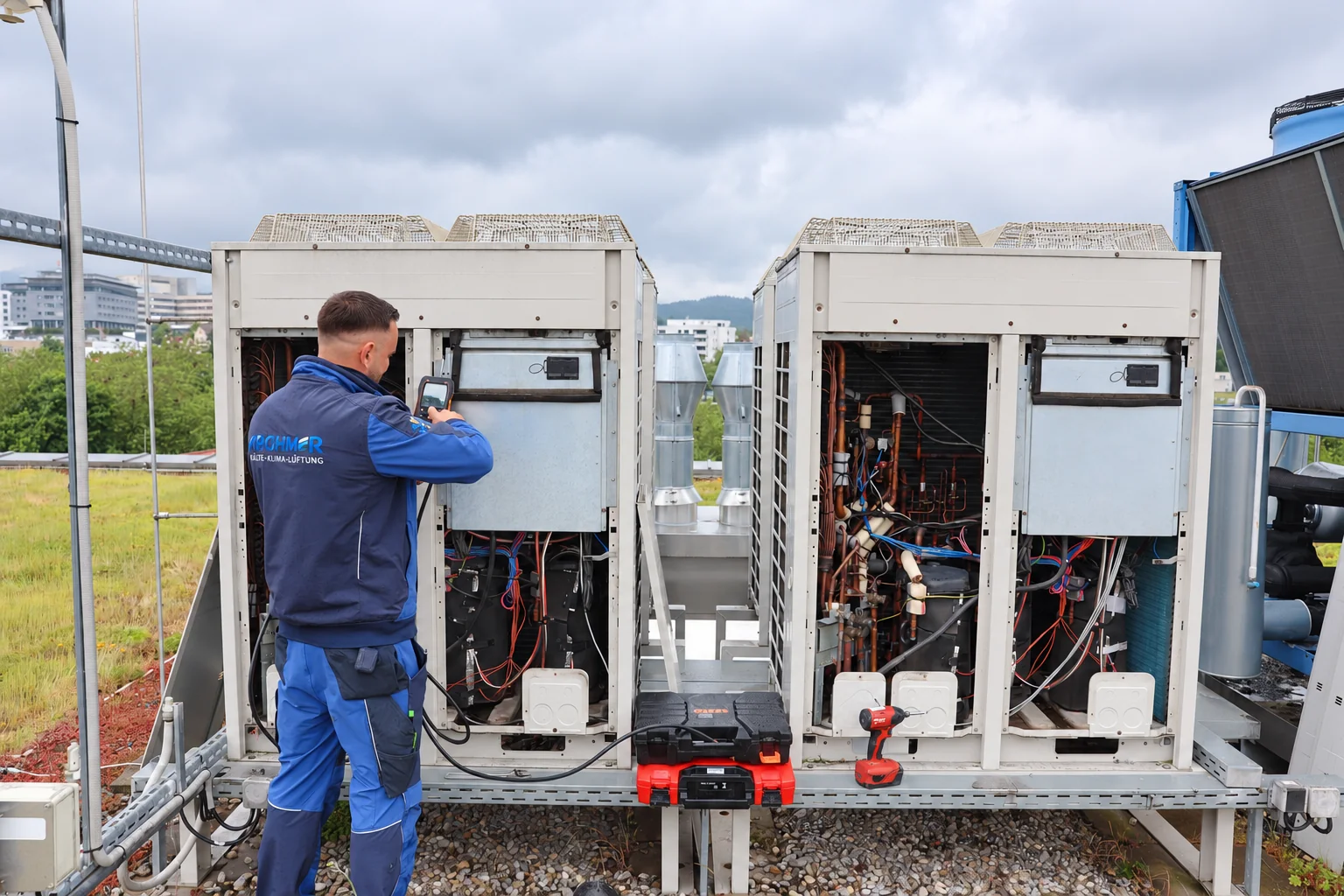 Funktionsprüfung am geöffneten Außengerät