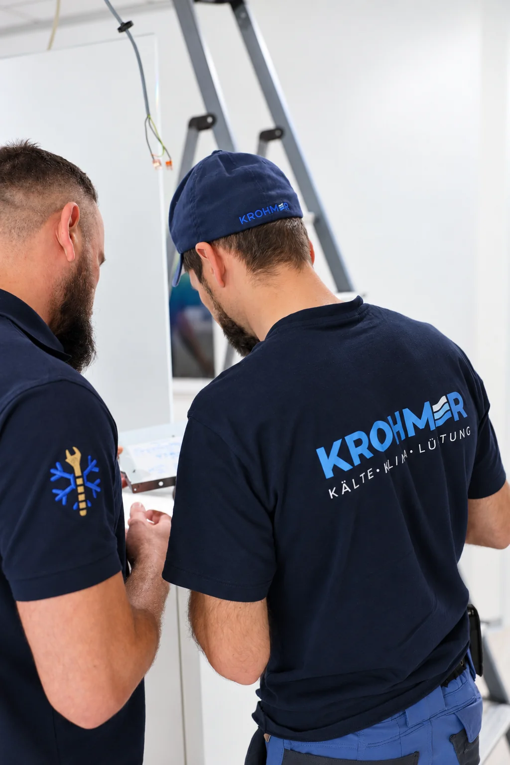 Krohmer-Team bespricht die Arbeiten vor Ort